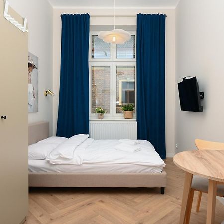 Rentplanet - Studio Plac Matejki Краков Экстерьер фото
