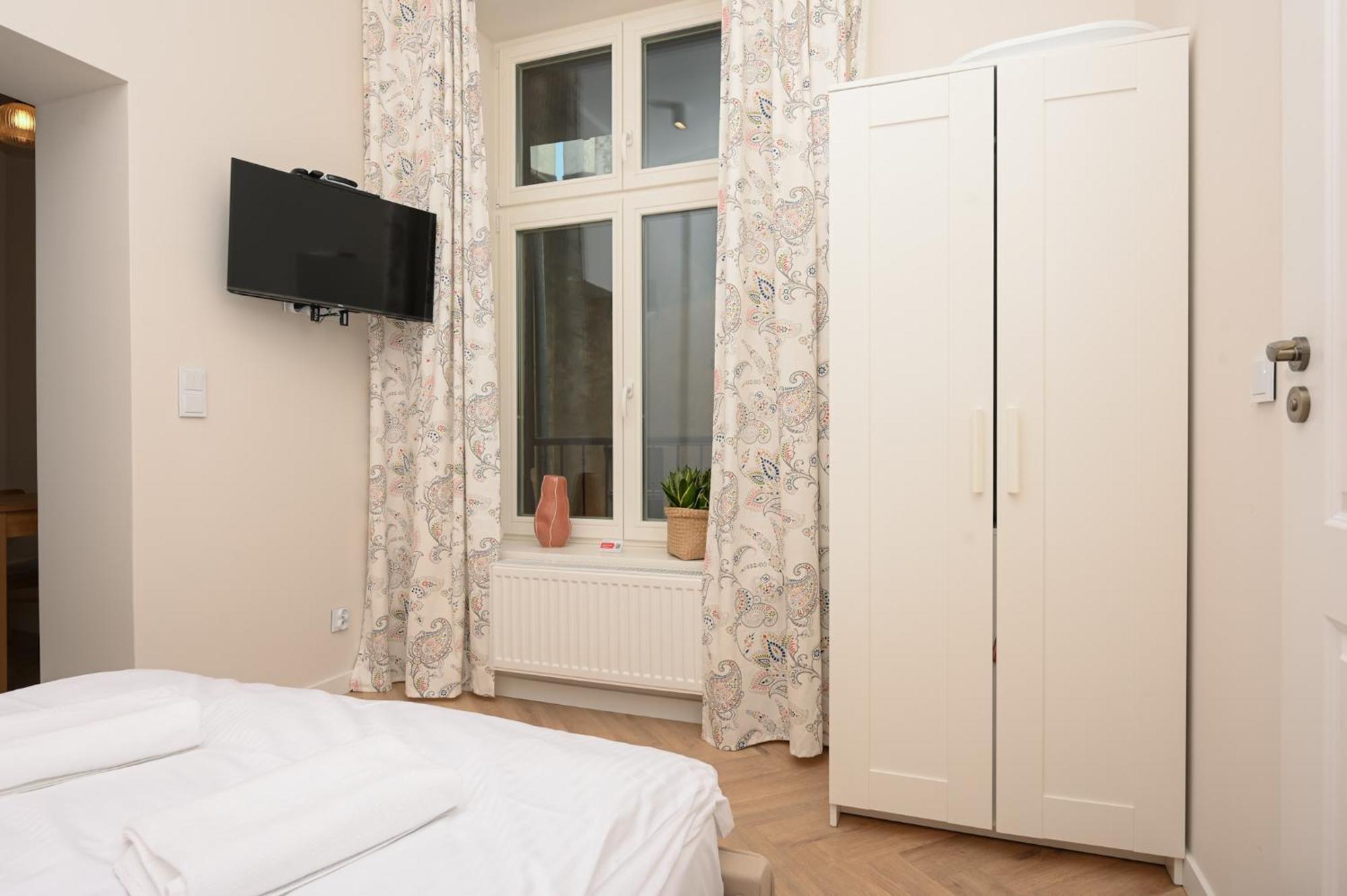 Rentplanet - Studio Plac Matejki Краков Экстерьер фото
